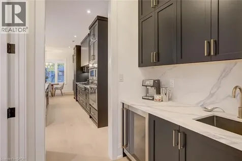102 Cumming Court Ancaster ON L9G 1V3