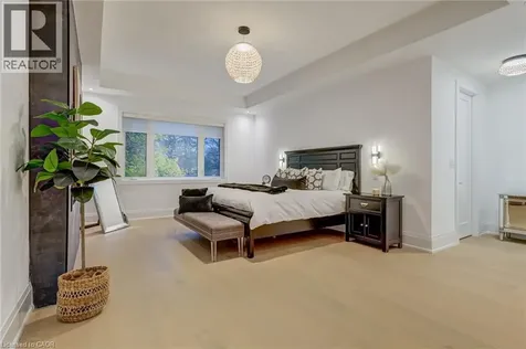 102 Cumming Court Ancaster ON L9G 1V3