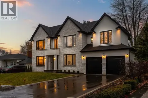 102 Cumming Court Ancaster ON L9G 1V3