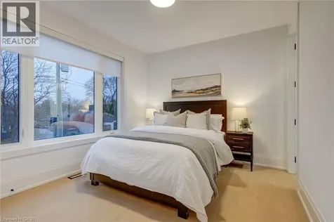 102 Cumming Court Ancaster ON L9G 1V3
