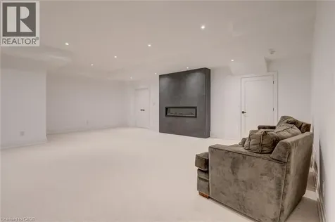 102 Cumming Court Ancaster ON L9G 1V3