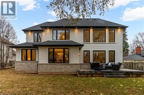 102 Cumming Court Ancaster ON L9G 1V3
