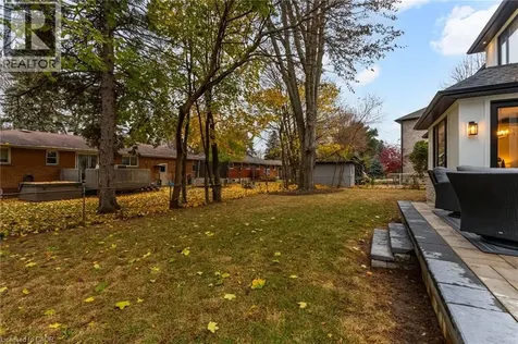 102 Cumming Court Ancaster ON L9G 1V3
