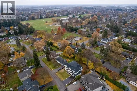 102 Cumming Court Ancaster ON L9G 1V3