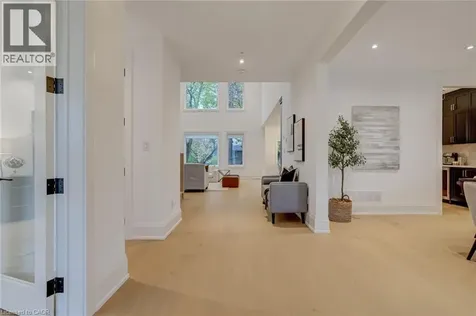 102 Cumming Court Ancaster ON L9G 1V3