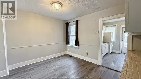 1424 Wyandotte Street West Windsor ON N9B 1H4