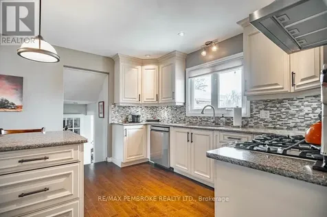 282 Clemow Avenue Pembroke ON K8A 2E4