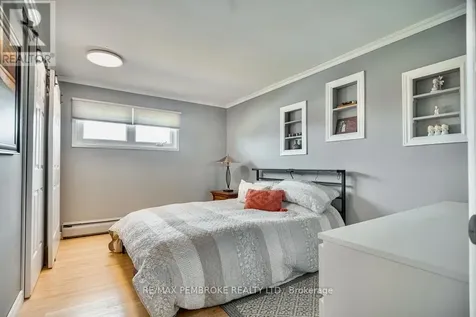 282 Clemow Avenue Pembroke ON K8A 2E4