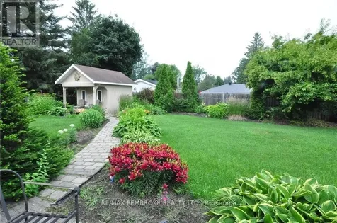 282 Clemow Avenue Pembroke ON K8A 2E4