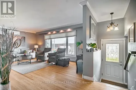 282 Clemow Avenue Pembroke ON K8A 2E4