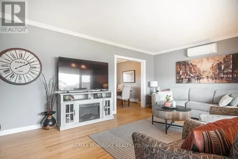 282 Clemow Avenue Pembroke ON K8A 2E4