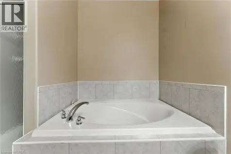 40 Wesleyan Court Ancaster ON L9G 5C7