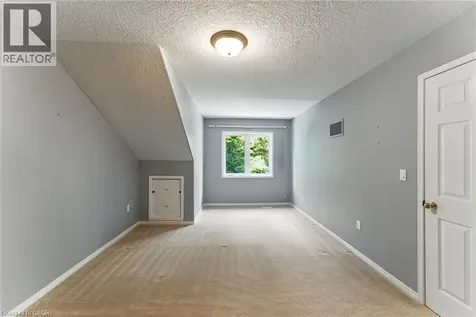 40 Wesleyan Court Ancaster ON L9G 5C7