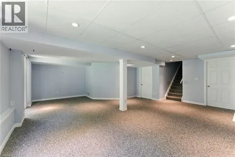 40 Wesleyan Court Ancaster ON L9G 5C7