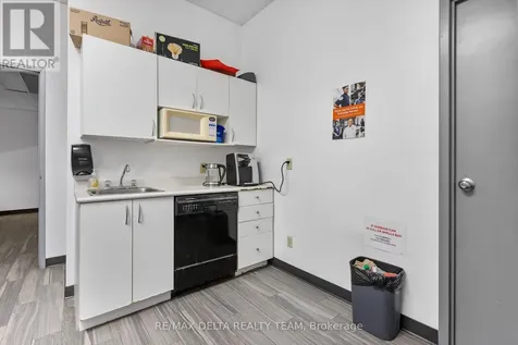2250 Gladwin Crescent Ottawa ON K1G 3V4