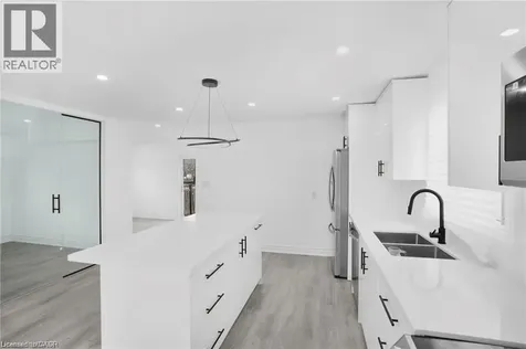 68 York Road Dundas ON L9H 1L7