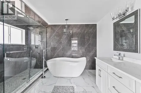 7370 Garnet Crescent Mcgregor ON N0R 1J0