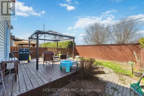 1278 Gregory Court Ottawa ON K1J 9B2