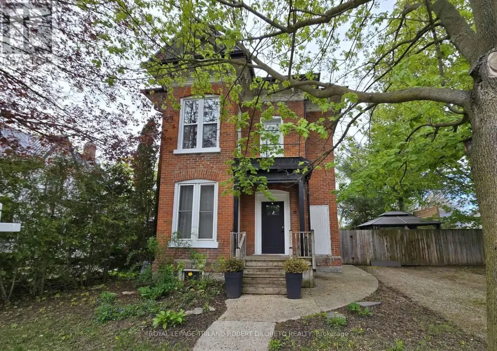 11 Maple Street West Aylmer ON N5H 1B8