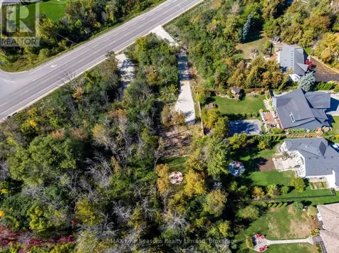 9746 Beachwood Road Collingwood ON L9Y 0X2