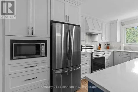 871 16th Street West Georgian Bluffs ON N4K 6V5