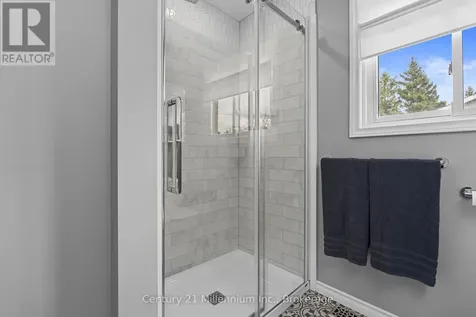 871 16th Street West Georgian Bluffs ON N4K 6V5