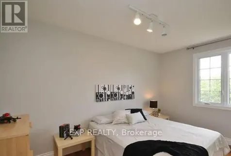 1326 Fontenay Crescent Ottawa ON K1V 7K8