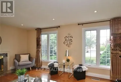 1326 Fontenay Crescent Ottawa ON K1V 7K8