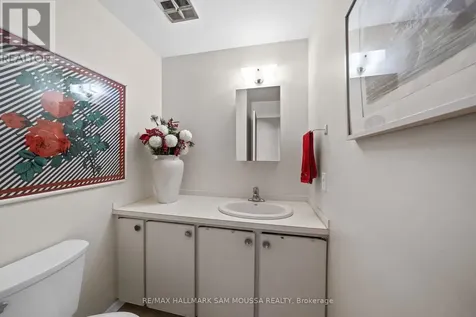 46 Seymour Avenue Ottawa ON K2E 6P2