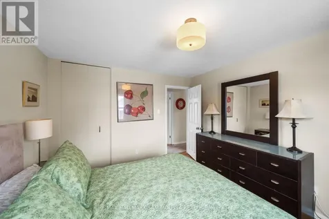 46 Seymour Avenue Ottawa ON K2E 6P2