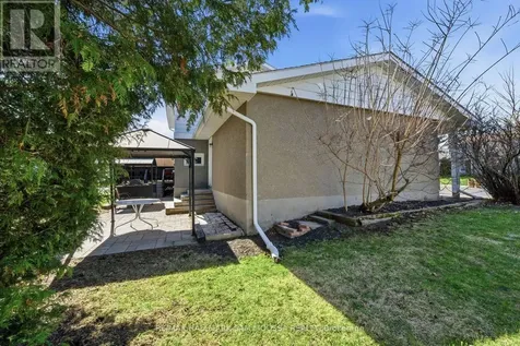 46 Seymour Avenue Ottawa ON K2E 6P2