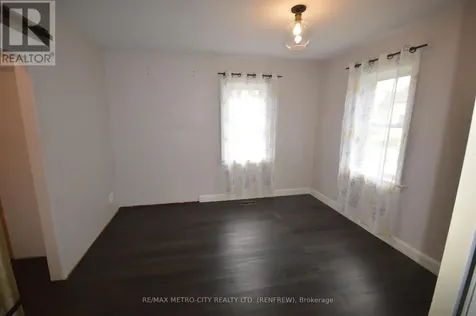 143 Munroe Avenue West Renfrew ON K7V 3L2