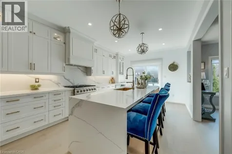 2389 Grand Oak Trail Oakville ON L6M 4V4