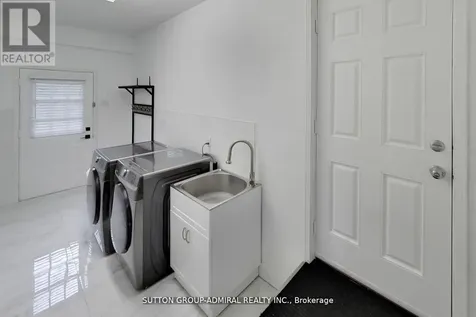 11 Club Court Wasaga Beach ON L9Z 1J8