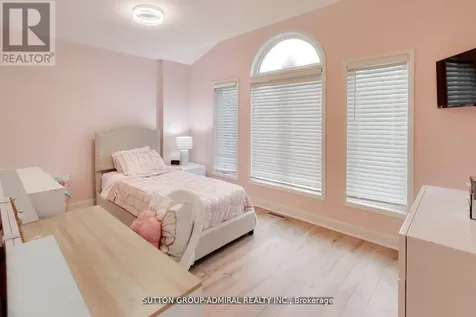 11 Club Court Wasaga Beach ON L9Z 1J8