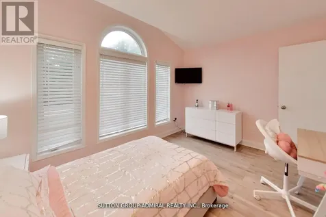 11 Club Court Wasaga Beach ON L9Z 1J8