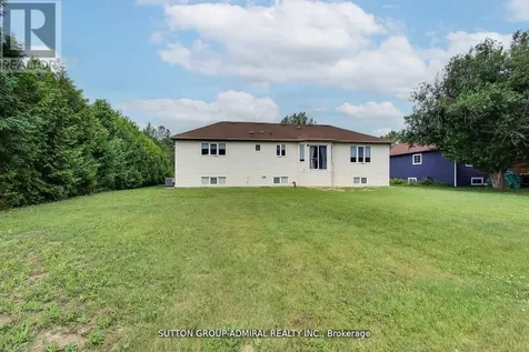 11 Club Court Wasaga Beach ON L9Z 1J8