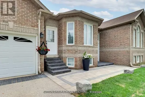 11 Club Court Wasaga Beach ON L9Z 1J8