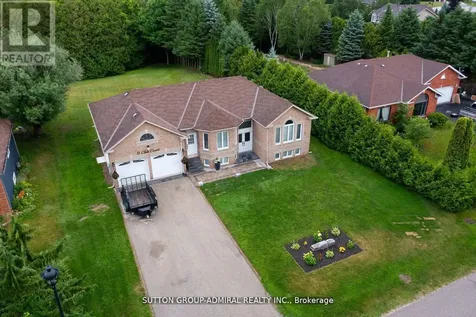 11 Club Court Wasaga Beach ON L9Z 1J8