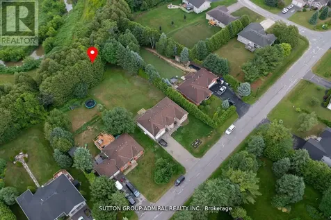 11 Club Court Wasaga Beach ON L9Z 1J8