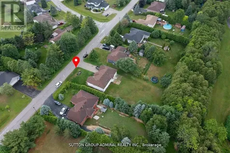 11 Club Court Wasaga Beach ON L9Z 1J8