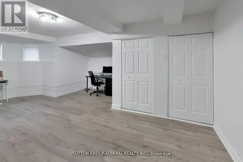 11 Club Court Wasaga Beach ON L9Z 1J8