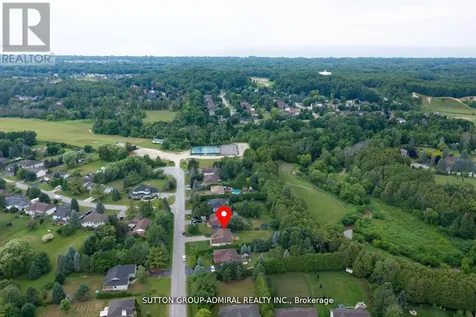 11 Club Court Wasaga Beach ON L9Z 1J8