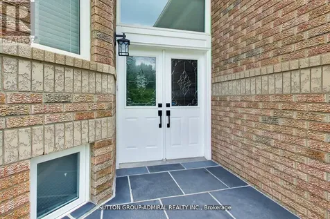 11 Club Court Wasaga Beach ON L9Z 1J8