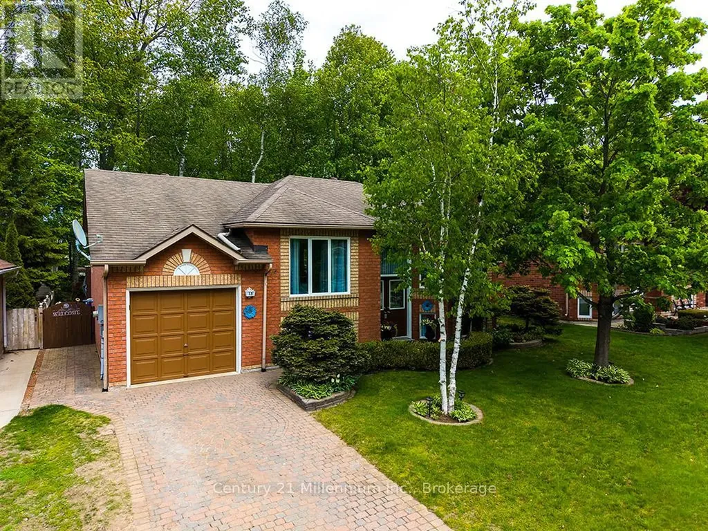 15 Brillinger Drive Wasaga Beach ON L9Z 1L4