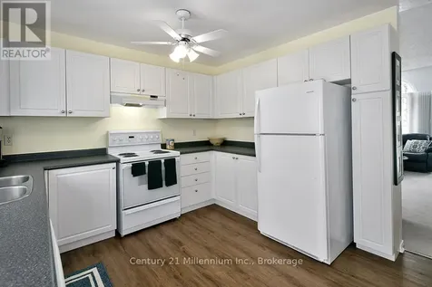 15 Brillinger Drive Wasaga Beach ON L9Z 1L4