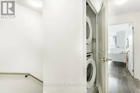 99 Eagle Rock Way Vaughan ON L6A 5A7