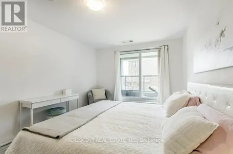 99 Eagle Rock Way Vaughan ON L6A 5A7