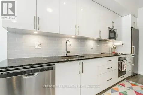 99 Eagle Rock Way Vaughan ON L6A 5A7