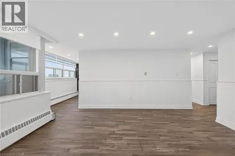 212 Kerr Street Oakville ON L6K 3B1